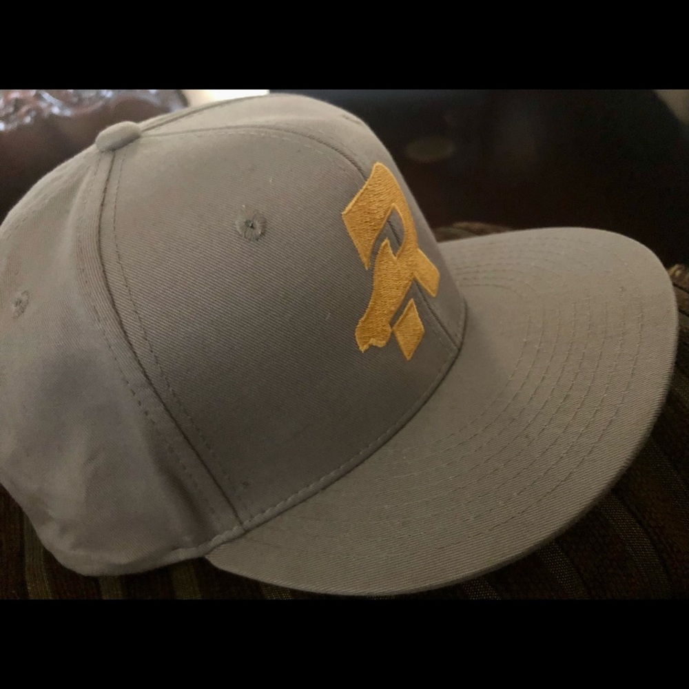 Mens Adjustable Baseball Cap Gray And Yellow - image 3